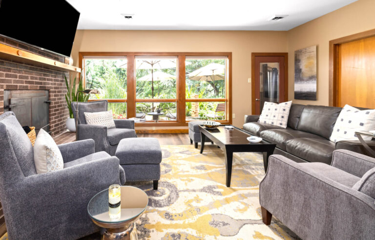 12a Oasis Great Rm toward pond 768x491