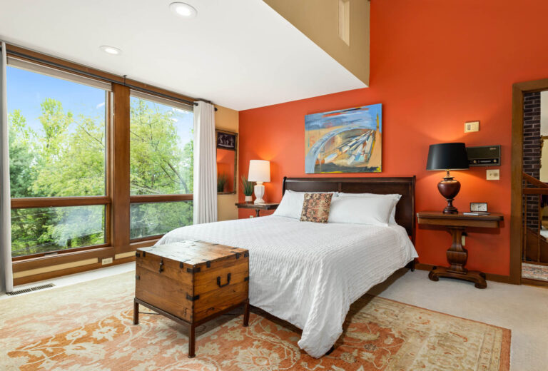 8 Hilltop Oasis Primary En Suite 768x520